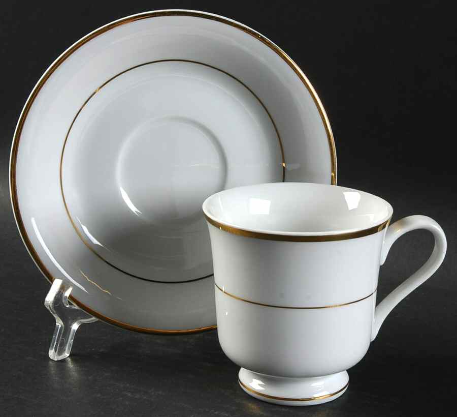 Golden Ivy Footed Cup & Saucer Set by MSC-1