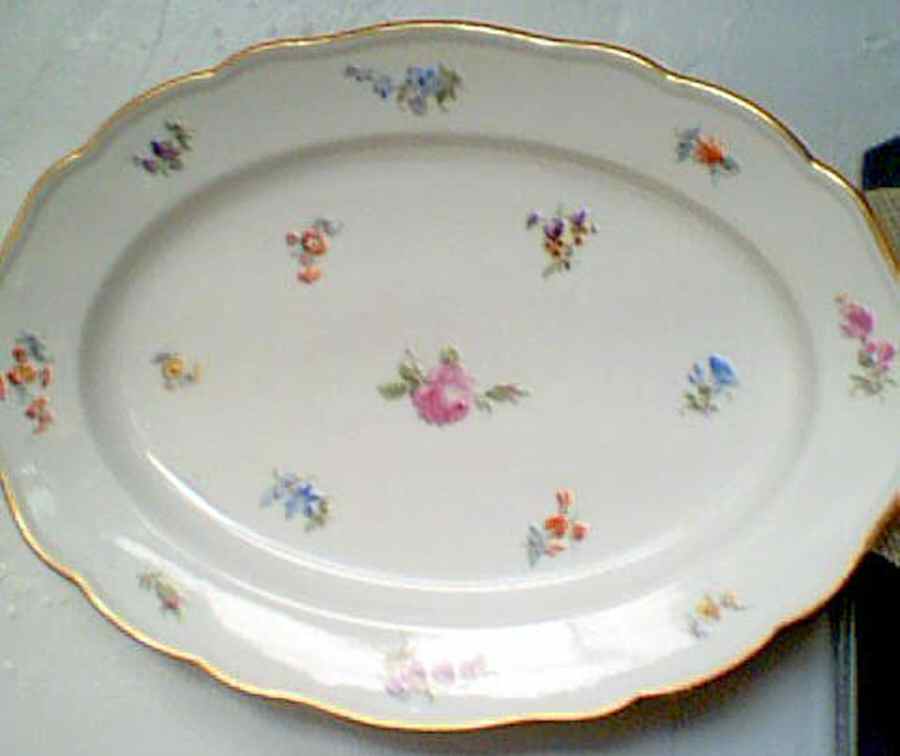 019510 13" Oval Serving Platter by Meissen (Germany)-1