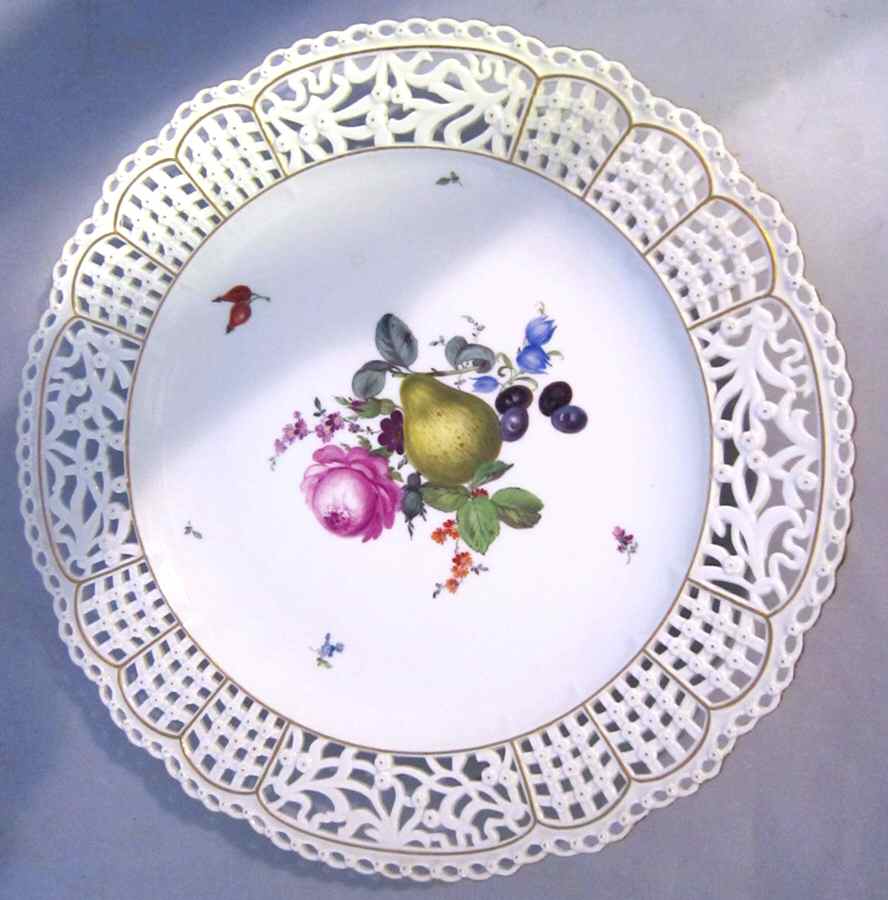 210110 Pierced Edge Dinner Plate by Meissen (Germany)-1