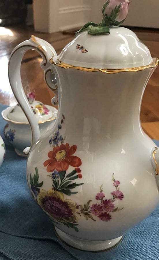 220110 Coffee Pot & Lid by Meissen (Germany)-1