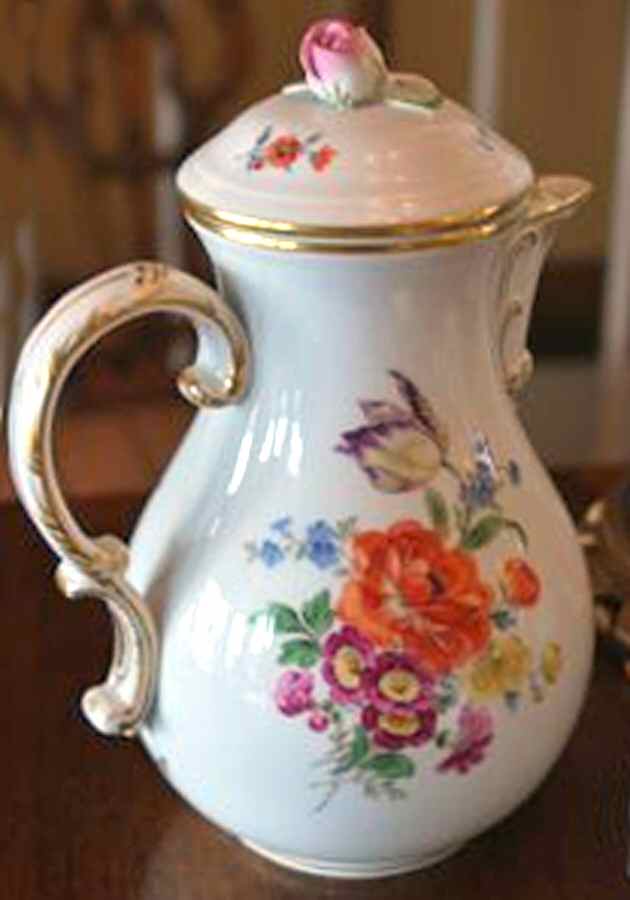 220110 Coffee Pot & Lid by Meissen (Germany)-1