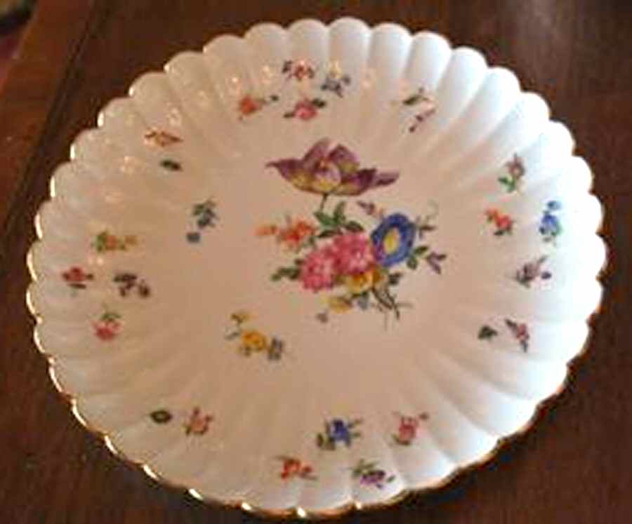 220110 Large Round Fluted Dish aka Chip/Dip Plate by Meissen (Germany)-1