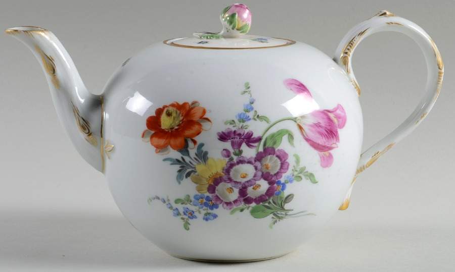220110 Teapot & Lid by Meissen (Germany)-1