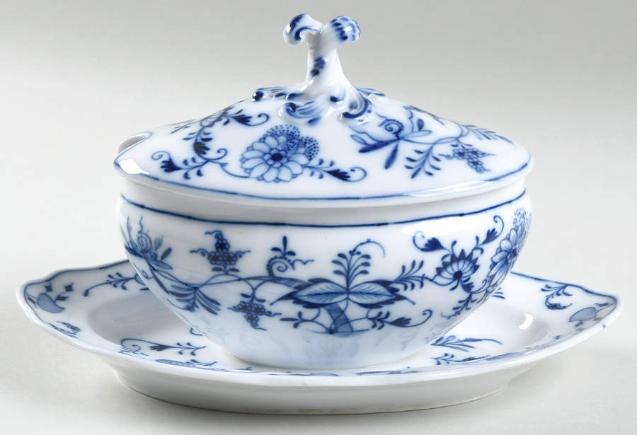 Blue Onion (Oval Backstamp) Sauce Boat & Lid by Meissen (Germany)-1
