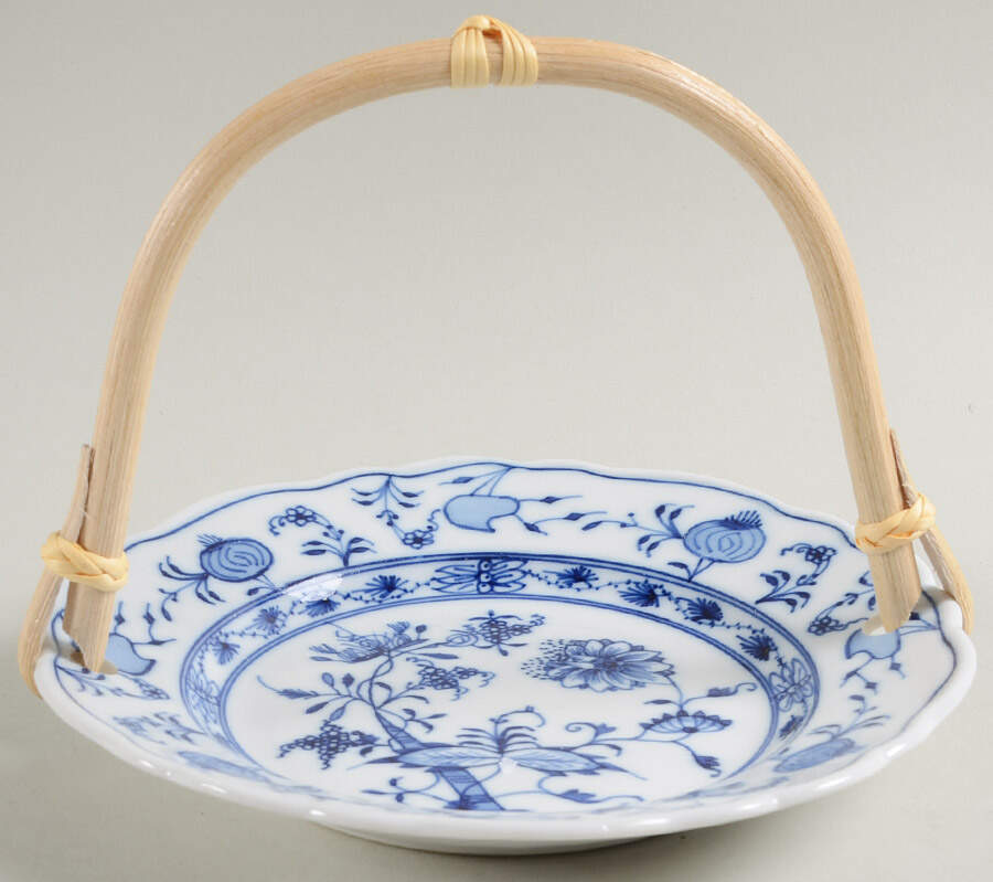 Blue Onion (Oval Backstamp) 5 3/8"-5 5/8" Bamboo Handled Serving Plate  HC by Meissen (Germany)-1