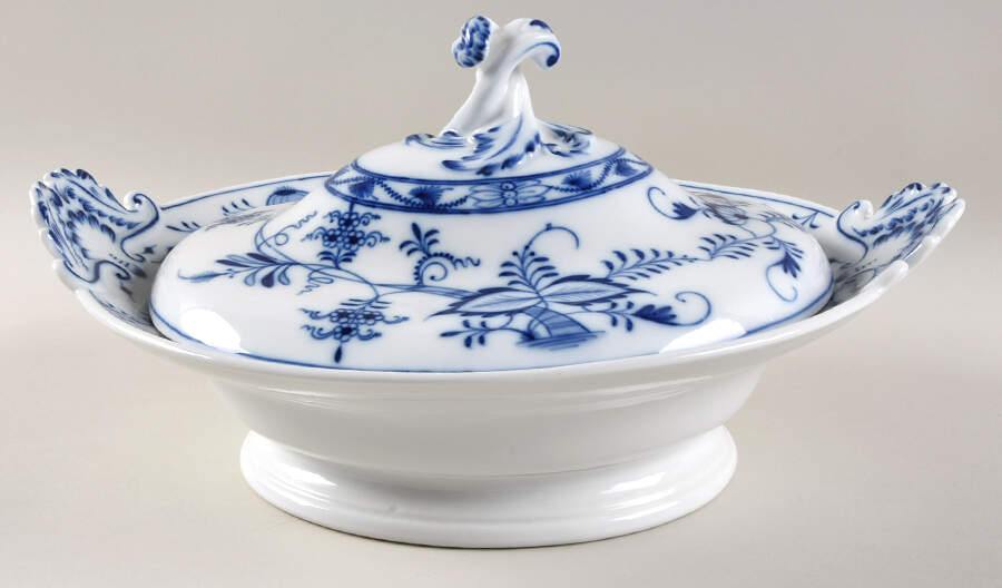 Blue Onion (Oval Backstamp) Oval Covered Vegetable by Meissen (Germany)-1