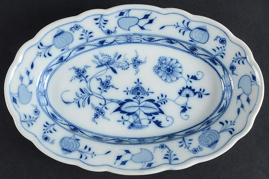 Blue Onion (Oval Backstamp) 9" Oval Serving Platter by Meissen (Germany)-1