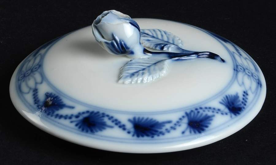 Blue Onion (Oval Backstamp) Lid for Teapot by Meissen (Germany)-1