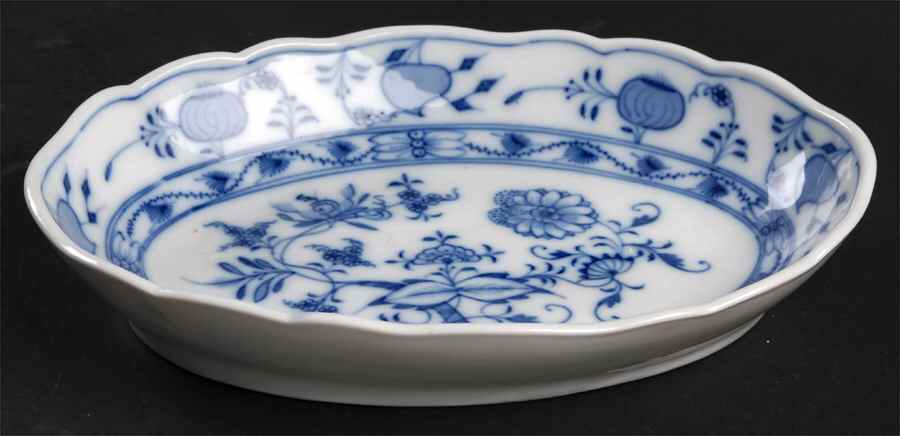 Blue Onion (Oval Backstamp) 9" Oval Vegetable Bowl by Meissen (Germany)-1