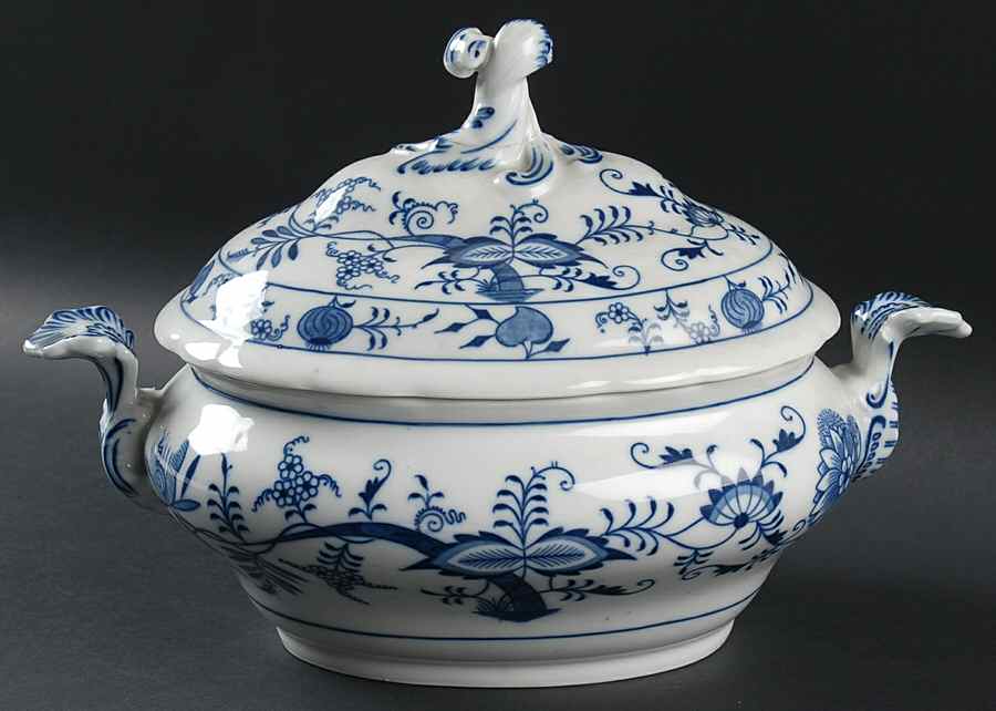 Blue Onion (Oval Backstamp) Oval Covered Vegetable by Meissen (Germany)-1