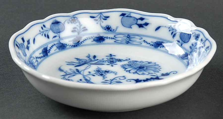 Blue Onion (Oval Backstamp) Fruit/Dessert (Sauce) Bowl by Meissen (Germany)-1