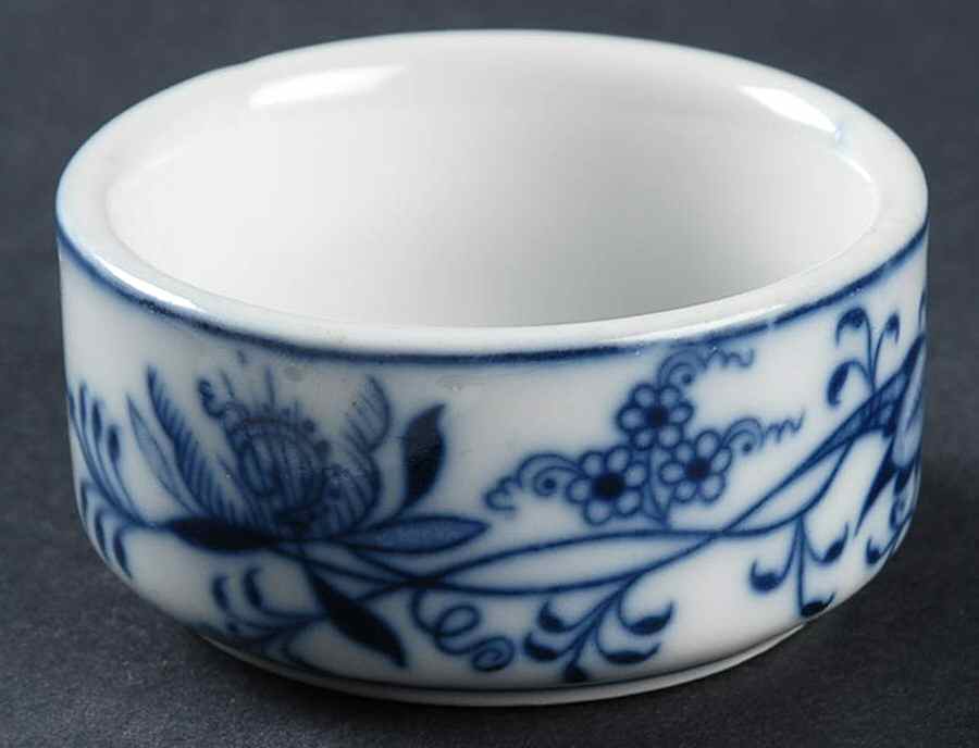 Blue Onion (Oval Backstamp) Salt Dip by Meissen (Germany)-1