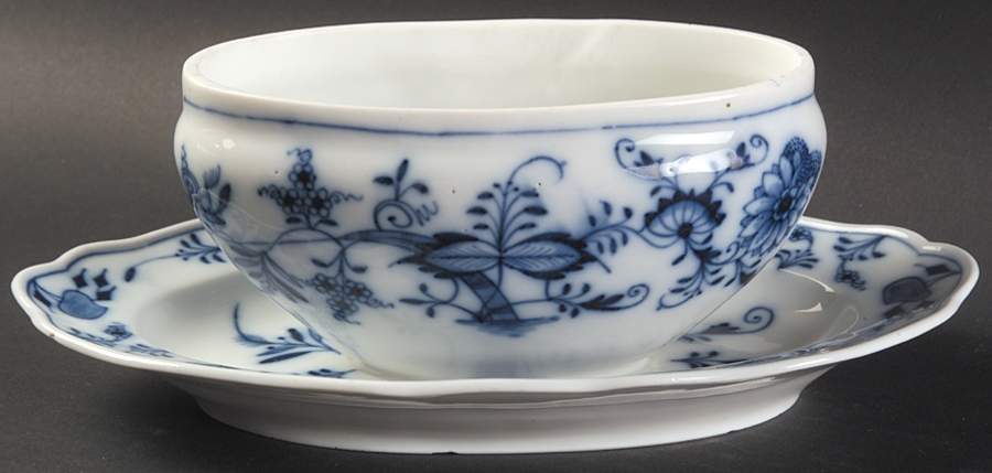 Blue Onion (Oval Backstamp) Gravy Boat with Attached Underplate by Meissen (Germany)-1