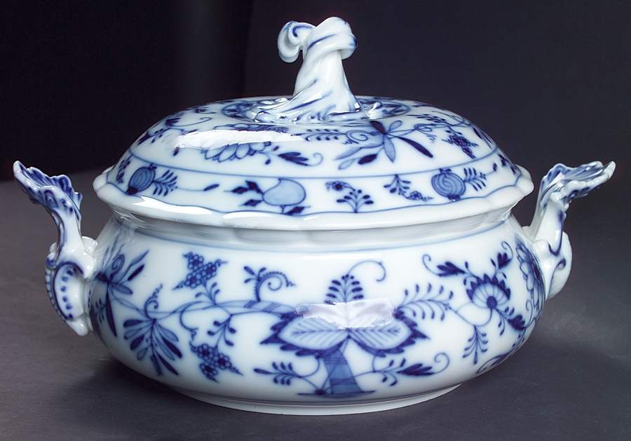 Blue Onion (Oval Backstamp) Tureen &  Lid by Meissen (Germany)-1