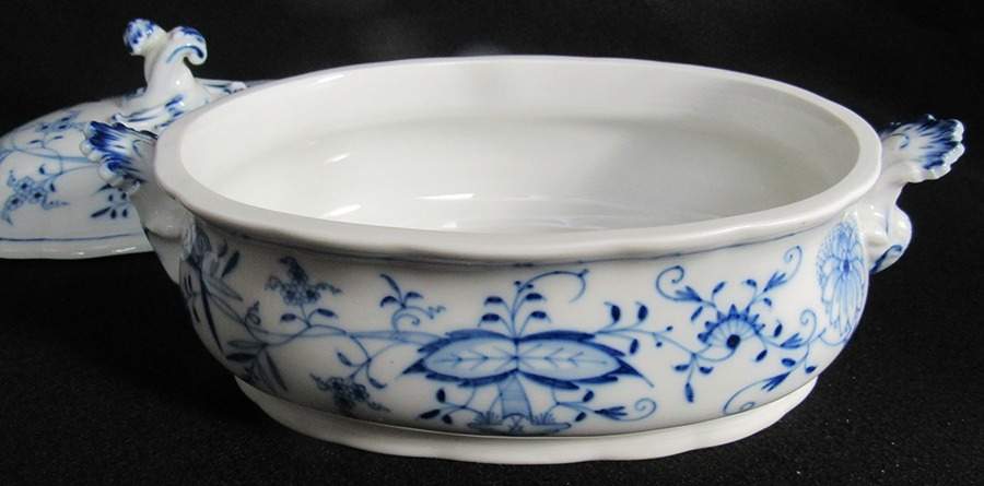 Blue Onion ("Sword" Backstamp) 2 Quart Oval Covered Casserole No Lid by Meissen (Germany)-1