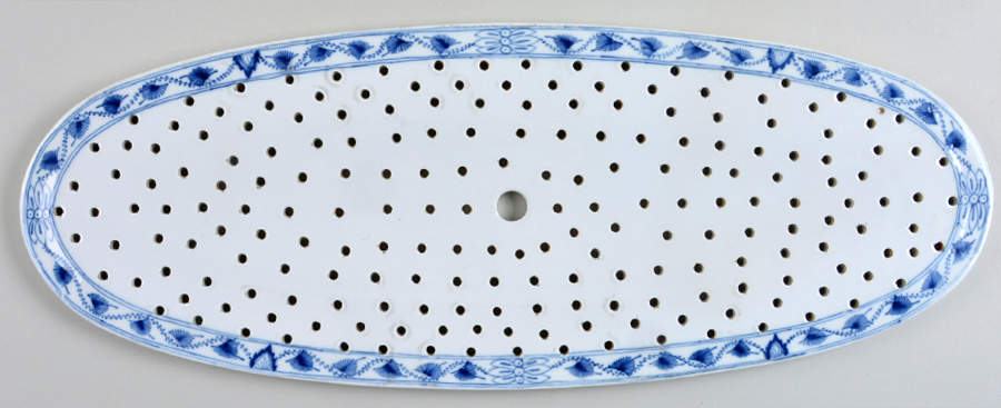Blue Onion ("Sword" Backstamp) Strainer for 25" Fish Platter by Meissen (Germany)-1