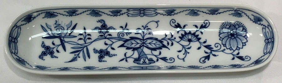 Blue Onion ("Sword" Backstamp) Rectangular Covered Casserole by Meissen (Germany)-1