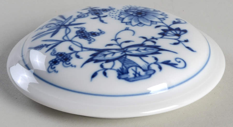 Blue Onion ("Sword" Backstamp) Lid for 3" Round Box by Meissen (Germany)-1