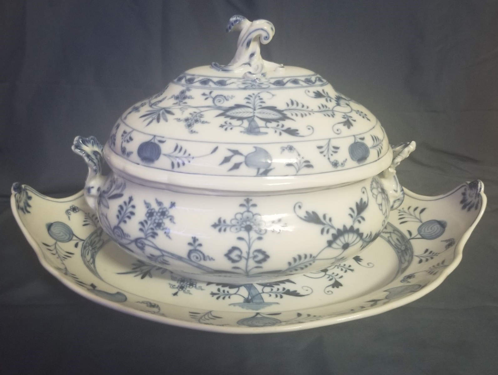 Blue Onion ("Sword" Backstamp) Oval Tureen w/Lid & Underplate by Meissen (Germany)-1