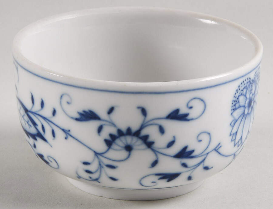 Blue Onion ("Sword" Backstamp) Mini Sugar Bowl No Lid by Meissen (Germany)-1