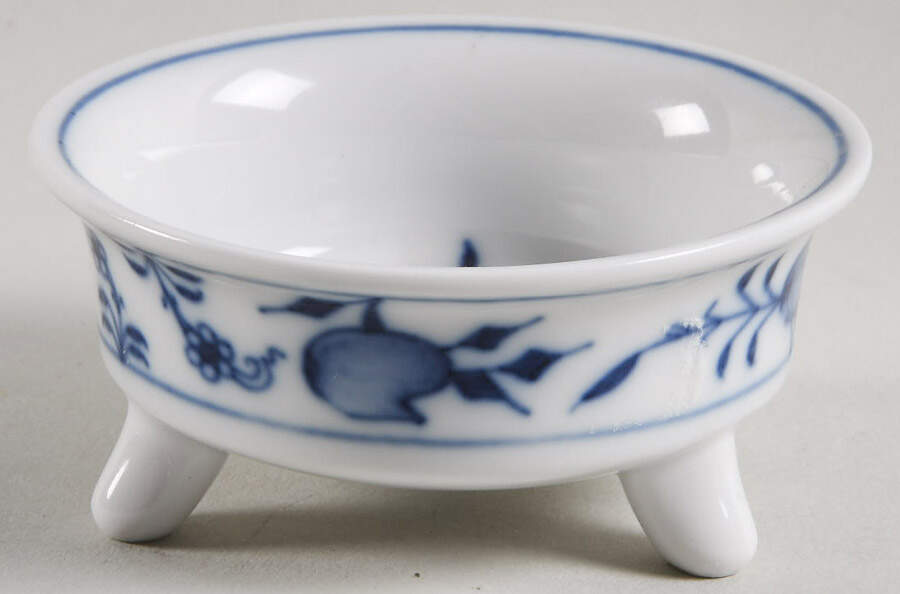 Blue Onion ("Sword" Backstamp) Salt Cellar by Meissen (Germany)-1