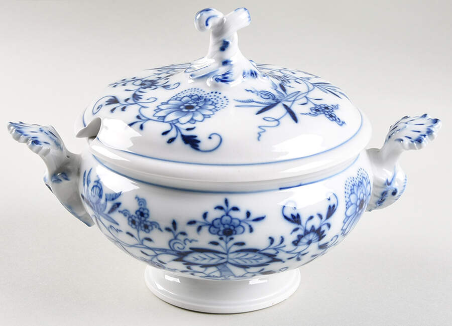 Blue Onion ("Sword" Backstamp) Mini Tureen & Lid by Meissen (Germany)-1