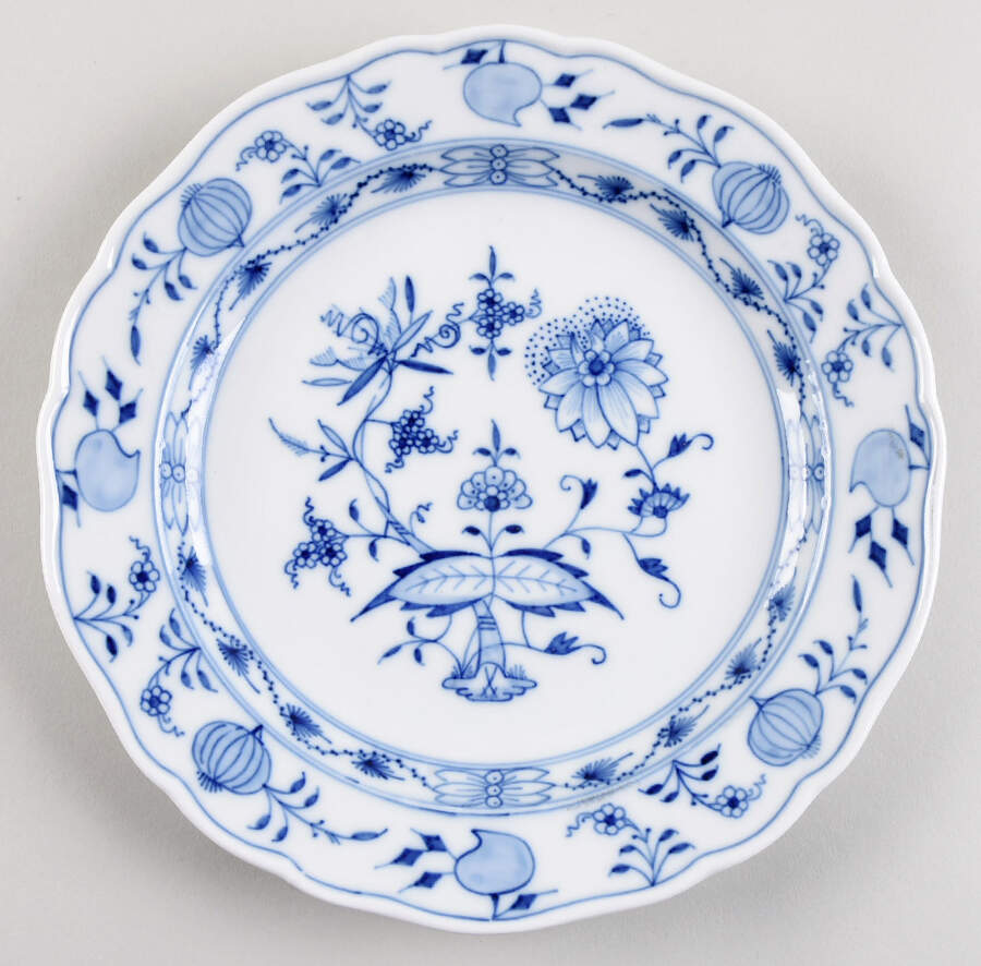 Blue Onion ("Sword" Backstamp) Salad/Dessert Plate by Meissen (Germany)-1