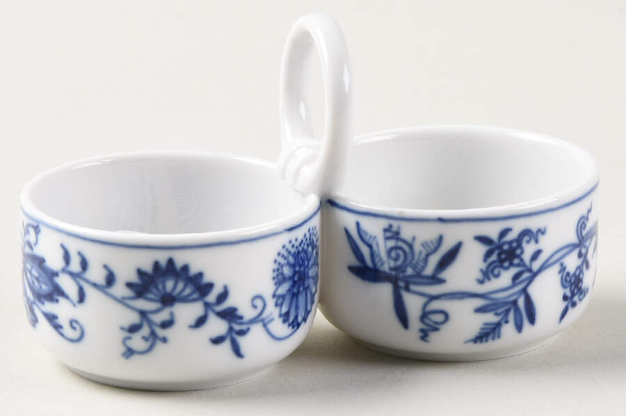 Blue Onion ("Sword" Backstamp) Twin Salt Dip W/Center Handle by Meissen (Germany)-1