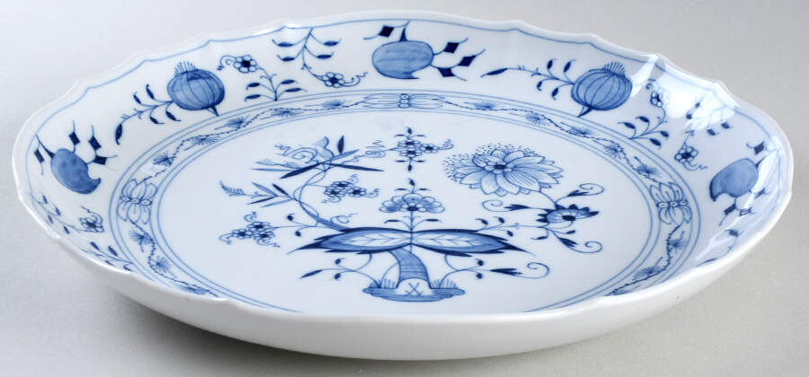 Blue Onion ("Sword" Backstamp) Cake Plate by Meissen (Germany)-1