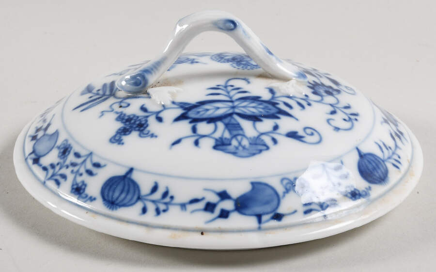 Blue Onion ("Sword" Backstamp) Lid for Cream Soup Bowl by Meissen (Germany)-1