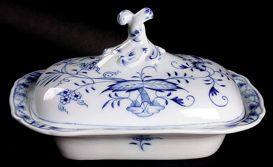 Blue Onion ("Sword" Backstamp) Rectangular Covered Vegetable by Meissen (Germany)-1