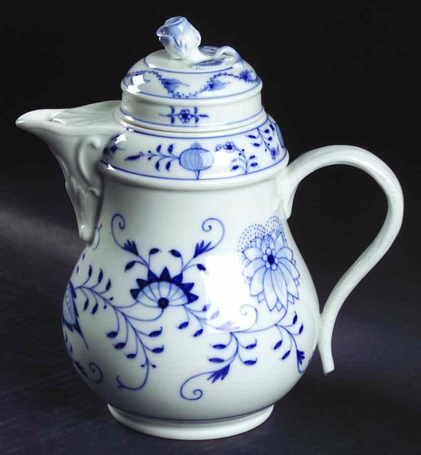 Blue Onion ("Sword" Backstamp) Small Coffee Pot & Lid by Meissen (Germany)-1