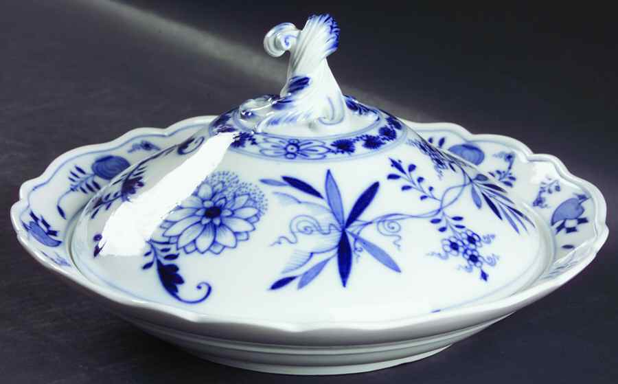 Blue Onion ("Sword" Backstamp) Round Covered Vegetable by Meissen (Germany)-1