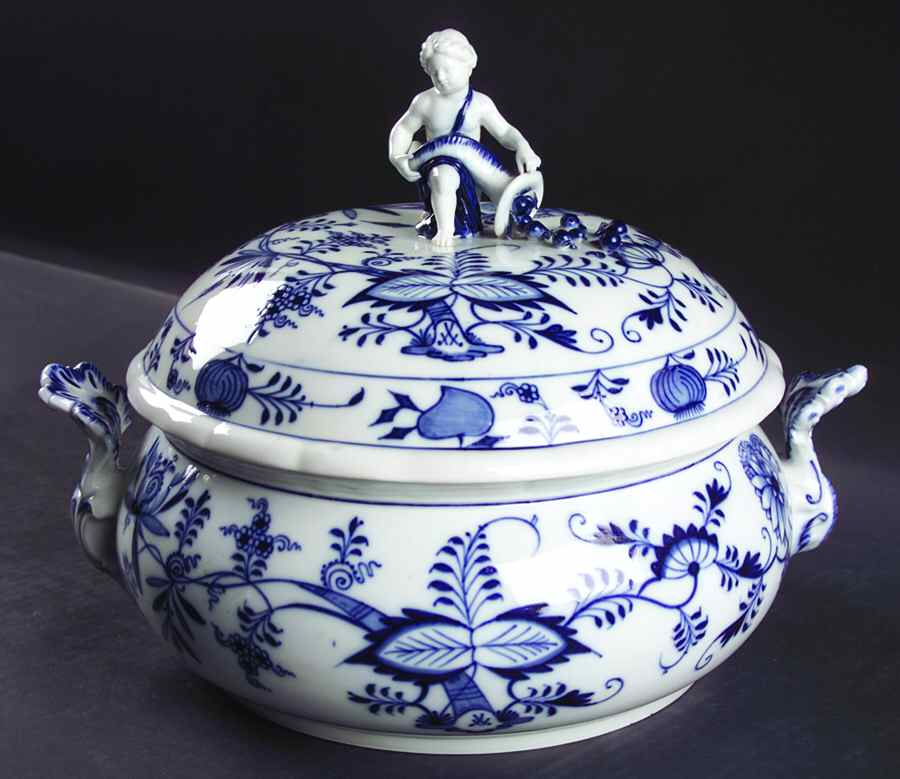 Blue Onion ("Sword" Backstamp) Oval Tureen & Lid by Meissen (Germany)-1