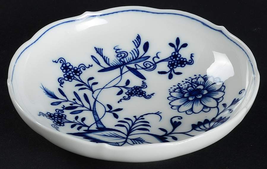 Blue Onion ("Sword" Backstamp) Coupe Fruit Cereal Bowl by Meissen (Germany)-1