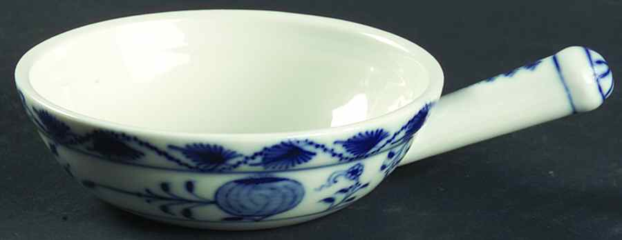 Blue Onion ("Sword" Backstamp) Open Egg Pan by Meissen (Germany)-1