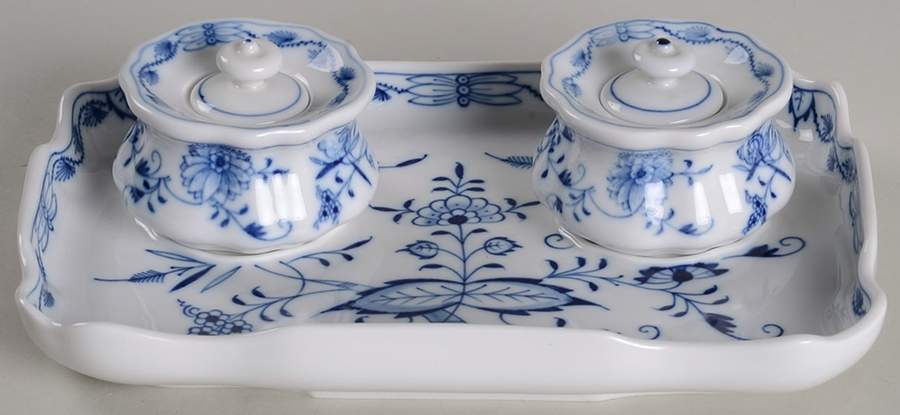 Blue Onion ("Sword" Backstamp) Double Ink Pot with Lid and Stand by Meissen (Germany)-1