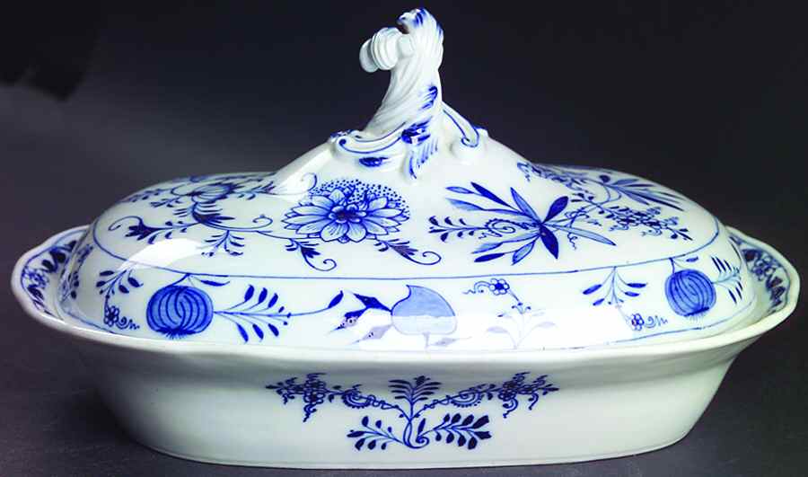 Blue Onion ("Sword" Backstamp) Rectangular Covered Vegetable by Meissen (Germany)-1