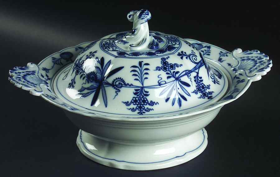 Blue Onion ("Sword" Backstamp) Round Covered Vegetable by Meissen (Germany)-1