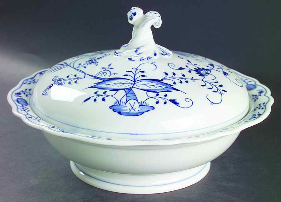 Blue Onion ("Sword" Backstamp) Round Covered Vegetable by Meissen (Germany)-1