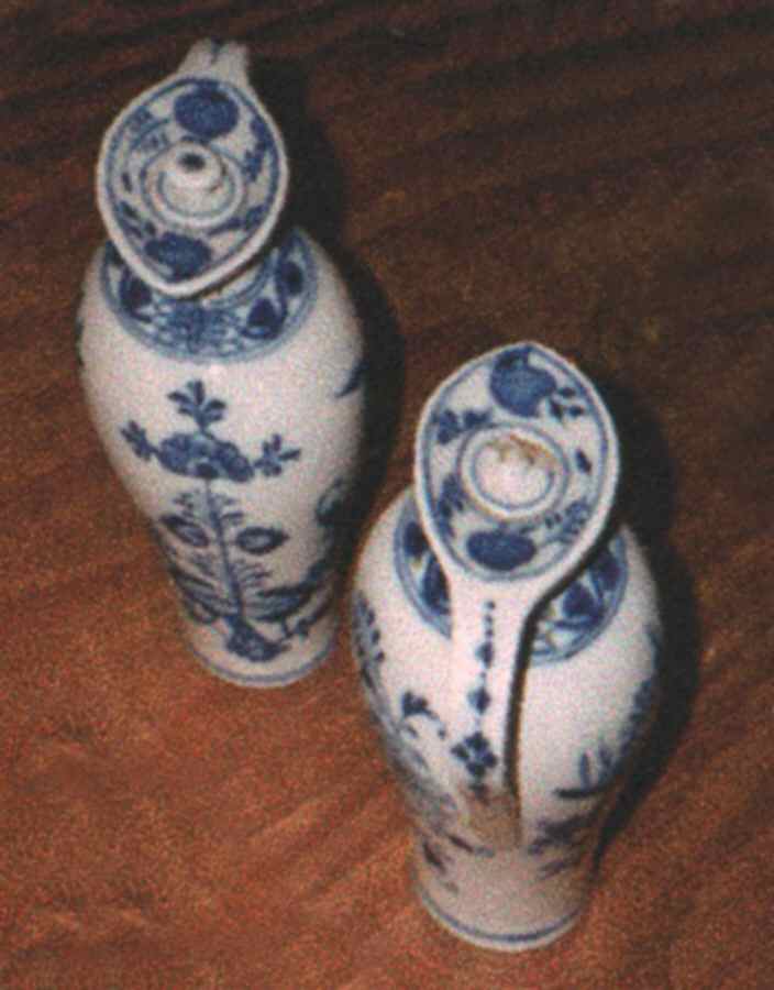 Blue Onion ("Sword" Backstamp) Vinegar Cruet and Stopper by Meissen (Germany)-1