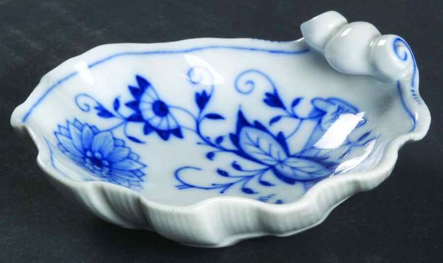 Blue Onion ("Sword" Backstamp) Salt Cellar by Meissen (Germany)-1