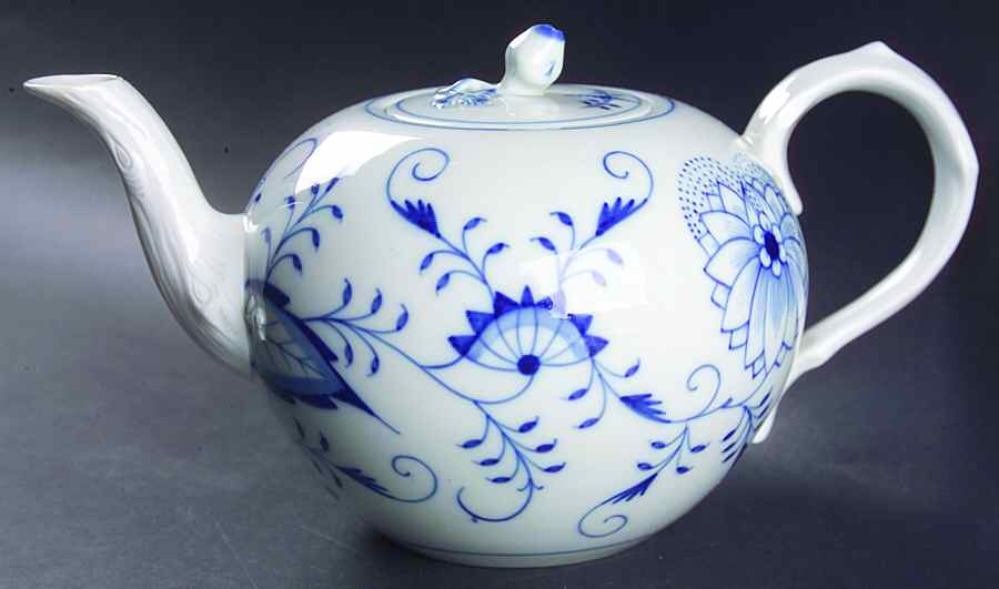 Blue Onion ("Sword" Backstamp) Teapot & Lid by Meissen (Germany)-1