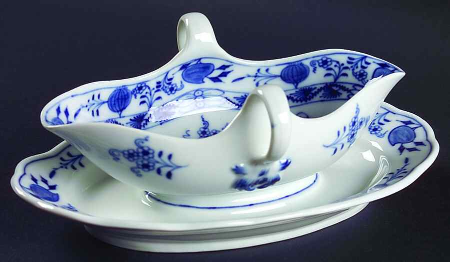 Blue Onion ("Sword" Backstamp) Gravy Boat with Attached Underplate by Meissen (Germany)-1