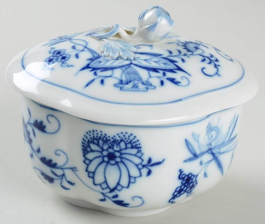 Blue Onion ("Sword" Backstamp) Sugar Bowl & Lid by Meissen (Germany)-1
