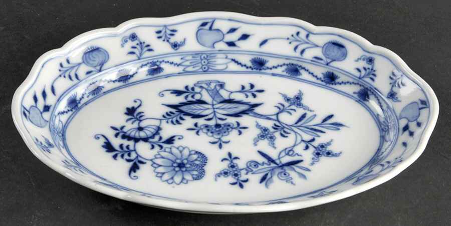Blue Onion ("Sword" Backstamp) 9" Oval Serving Platter by Meissen (Germany)-1