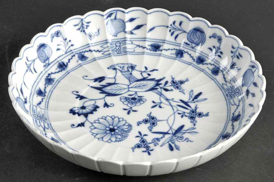 Blue Onion ("Sword" Backstamp) 7" Round Vegetable Bowl by Meissen (Germany)-1