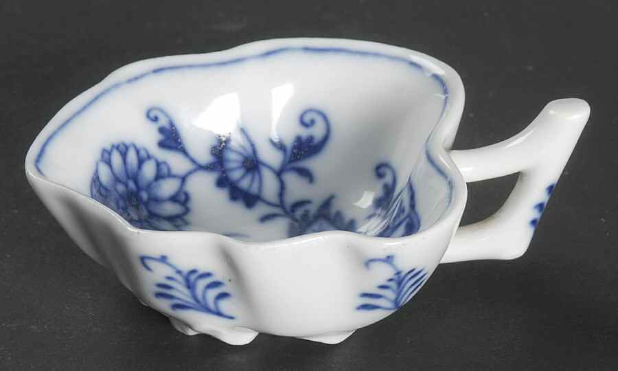 Blue Onion ("Sword" Backstamp) Salt Cellar by Meissen (Germany)-1