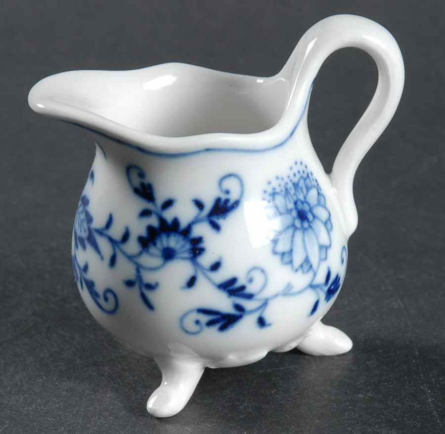 Blue Onion ("Sword" Backstamp) Mini Creamer by Meissen (Germany)-1