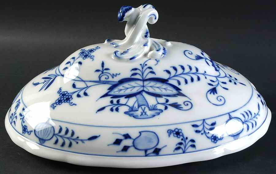 Blue Onion ("Sword" Backstamp) Lid for Oval Tureen by Meissen (Germany)-1
